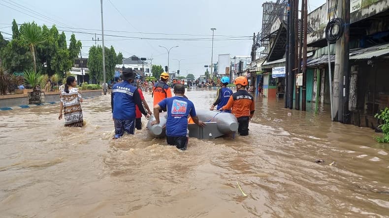 Banjir Pasuruan Telan 2 Korban Jiwa: 1 Anak Tewas Tersengat Listrik, Seorang Tenggelam