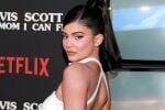Kylie Jenner Pamer Foto Perut Rata, Tepis Kabar Hamil Anak Timothee Chalamet