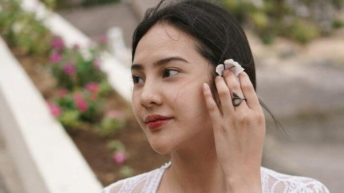 Anya Geraldine sebagai Lydia Permata Danira