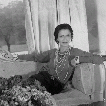 "Gabrielle Chanel: Manifesto Fashion", Pameran Penghormatan terhadap Coco Chanel di London