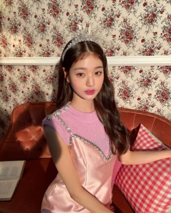 Debut Perdana, Kakak Jang Wonyoung IVE Tekan Kontrak Dengan King Kong by Starship