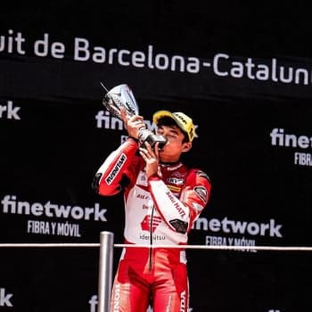 Cetak Sejarah! Fadillah Arbi Aditama Jadi Pembalap Indonesia Pertama yang Raih Juara di JuniorGP