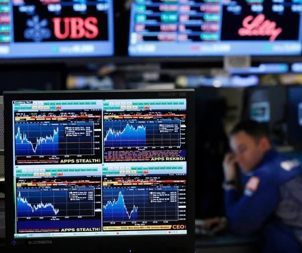Wall Street Beragam: S&P 500 dan Dow Jones Rontok di Tengah Eskalasi Perang AS vs Iran