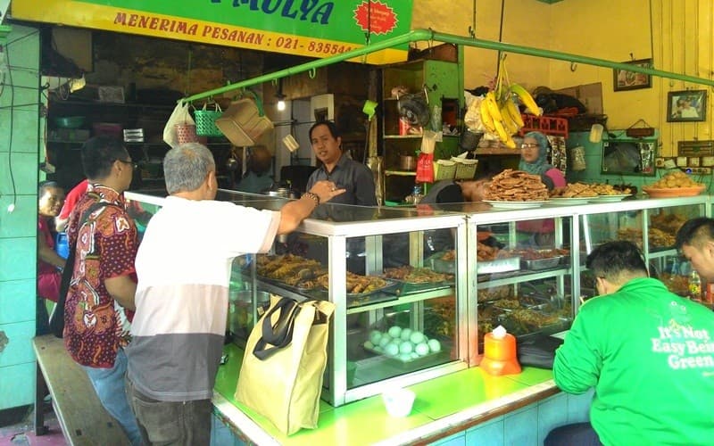 MUI Dukung Pemprov DKI yang Larang Sweeping Rumah Makan saat Ramadan