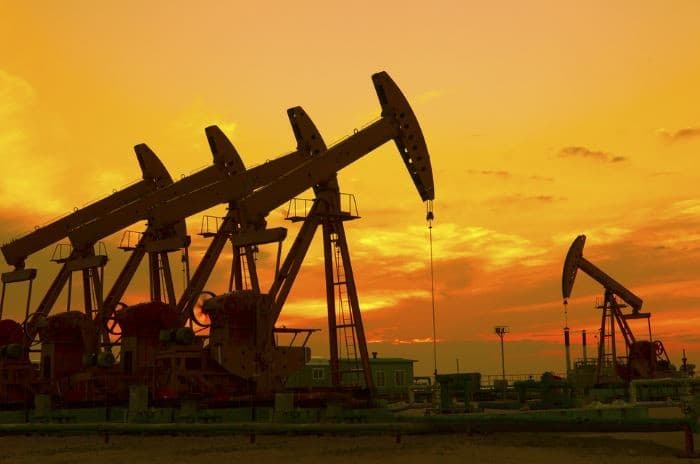 Harga Minyak Berfluktuasi usai Tenggat Waktu 48 Jam yang Ditetapkan Trump untuk Iran