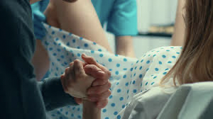 Kisaran Biaya Lahiran Normal di Bidan, Ini Perbandingannya dengan RS dan Klinik