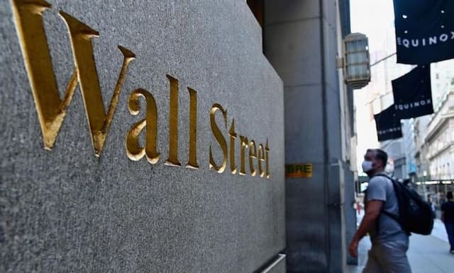 Wall Street Berakhir Melemah, Indeks Nasdaq Turun 1,2 Persen