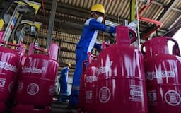 Akses Darat Terbatas, BBM dan LPG Disalurkan ke Lokasi Bencana Aceh Lewat Jalur Udara