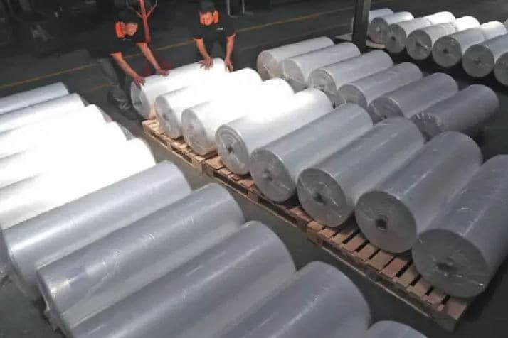 Produsen Plastik Cari Alternatif Pemasok Bahan Baku Selain Timur Tengah, Pengiriman Bisa 50 Hari
