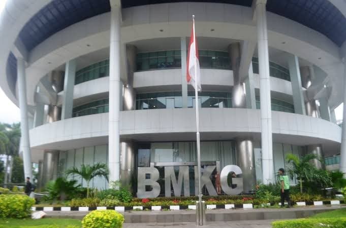 BMKG Deteksi Siklon Tropis Hagupit Dekat Papua