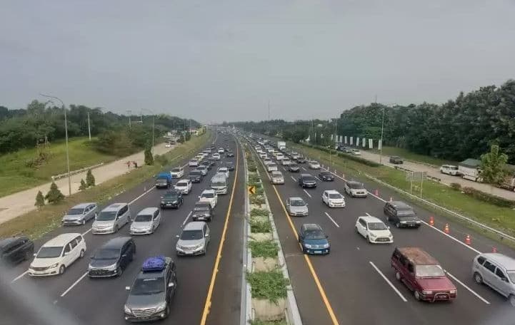 One Way Nasional Disetop Usai Arus Balik Melandai, Contraflow KM 70-KM 55 Diberlakukan