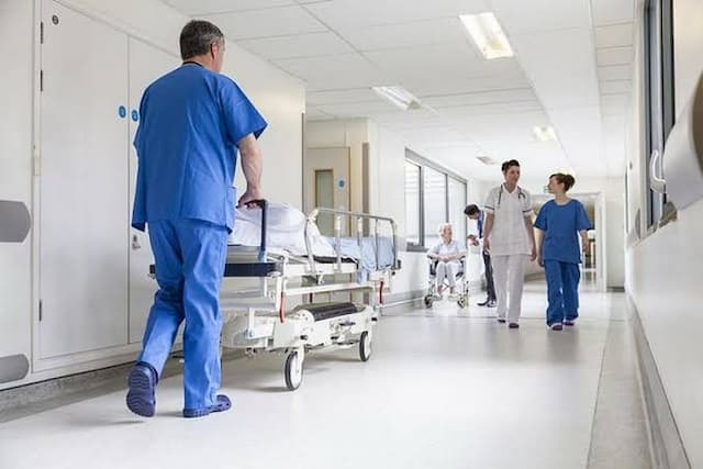 Kemenkes Rombak Aturan Internship Dokter, Kerja Maksimal 40 Jam per Minggu