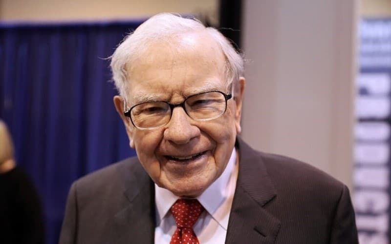 Berkshire Hathaway Buang Saham Amazon, Kembali Masuk New York Times