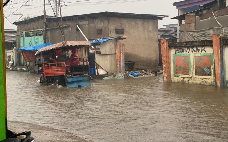 BPBD Ingatkan Warga Pesisir Jakarta Utara Waspada Rob hingga Pekan Depan 