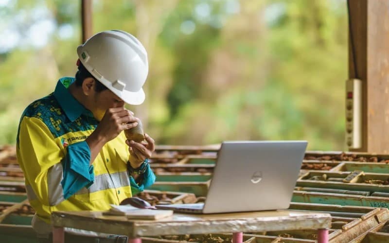 MBMA Siap Buyback Saham Rp1,7 Triliun di Tengah Gejolak Pasar