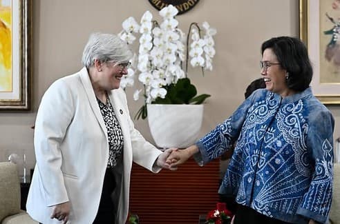 Bertemu Perwakilan Inggris, Sri Mulyani Ungkap Sejumlah Hambatan Transisi Energi Global Bertemu Perwakilan Inggris, Sri Mulyani Ungkap Sejumlah Hambatan Transisi Energi Global