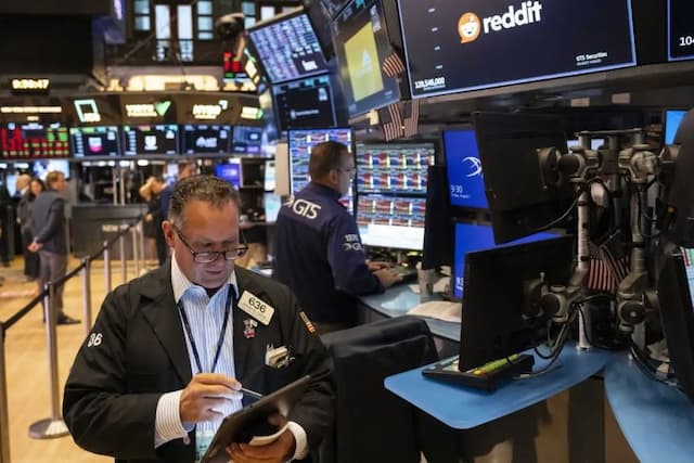 Wall Street Ditutup Melemah, Investor Nantikan Arah Kebijakan The Fed