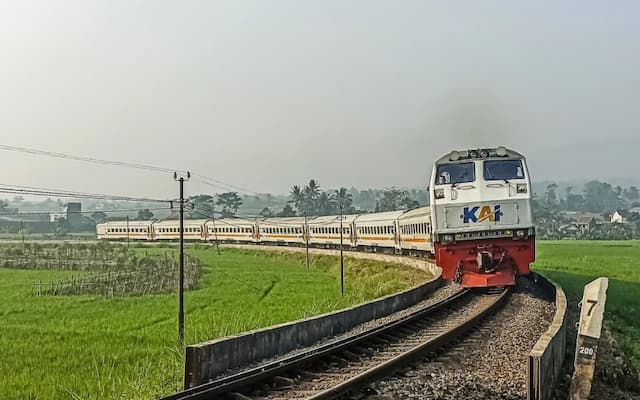 Dua Hari Libur Long Weekend Kenaikan Isa Al Masih, KAI Layani 393 Ribu Penumpang