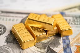 Harga Emas Antam (ANTM) Jelang Akhir Pekan Naik ke Rp2.296.000 per Gram