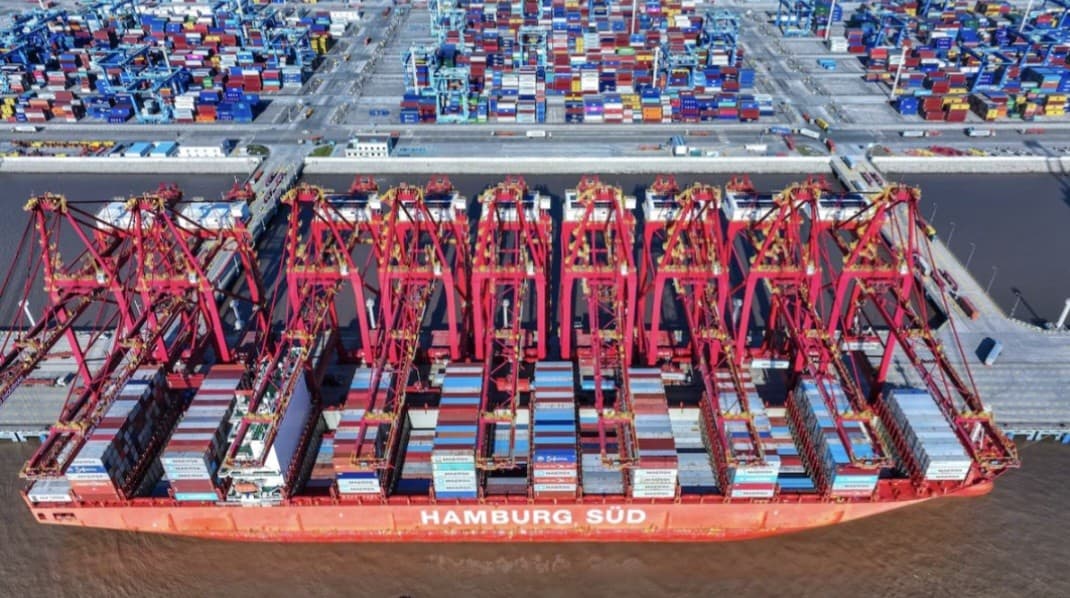 Trump Sebut Tarif 100 Persen untuk China Tak Berlanjut