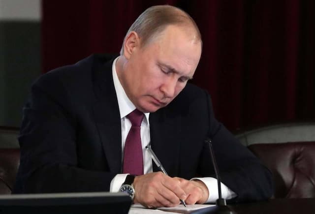 Ekonomi Rusia Kontraksi 0,5 Persen pada Awal 2026, Putin Cari Solusi