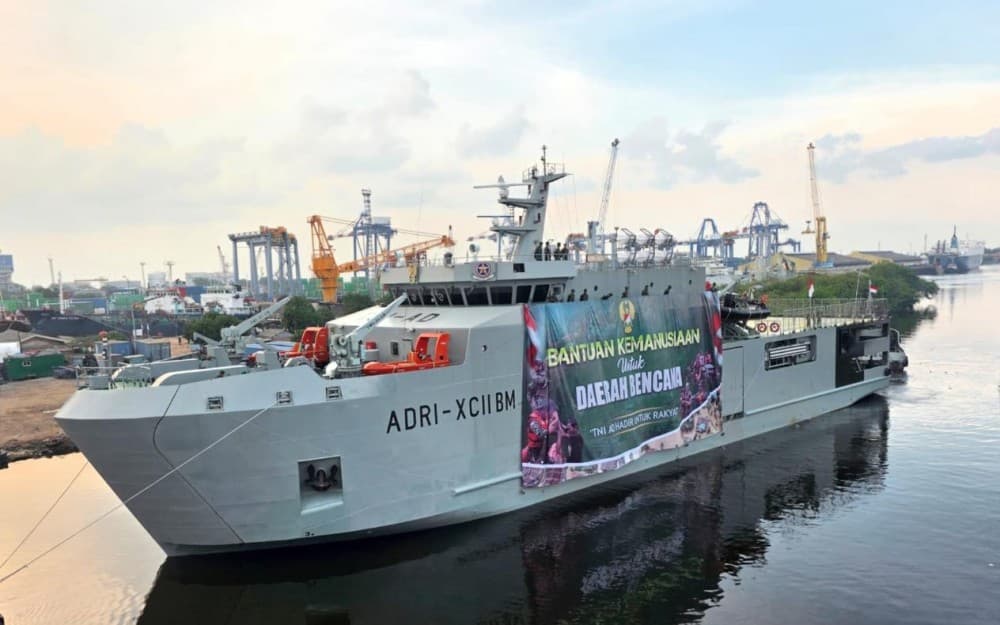TNI AD Kirim Logistik Skala Besar ke Lokasi Bencana Aceh, Sumut, Sumbar