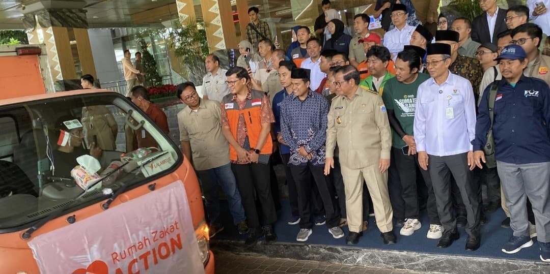 Pramono Lepas Bantuan Rp3 Miliar untuk Korban Bencana Banjir Sumatera