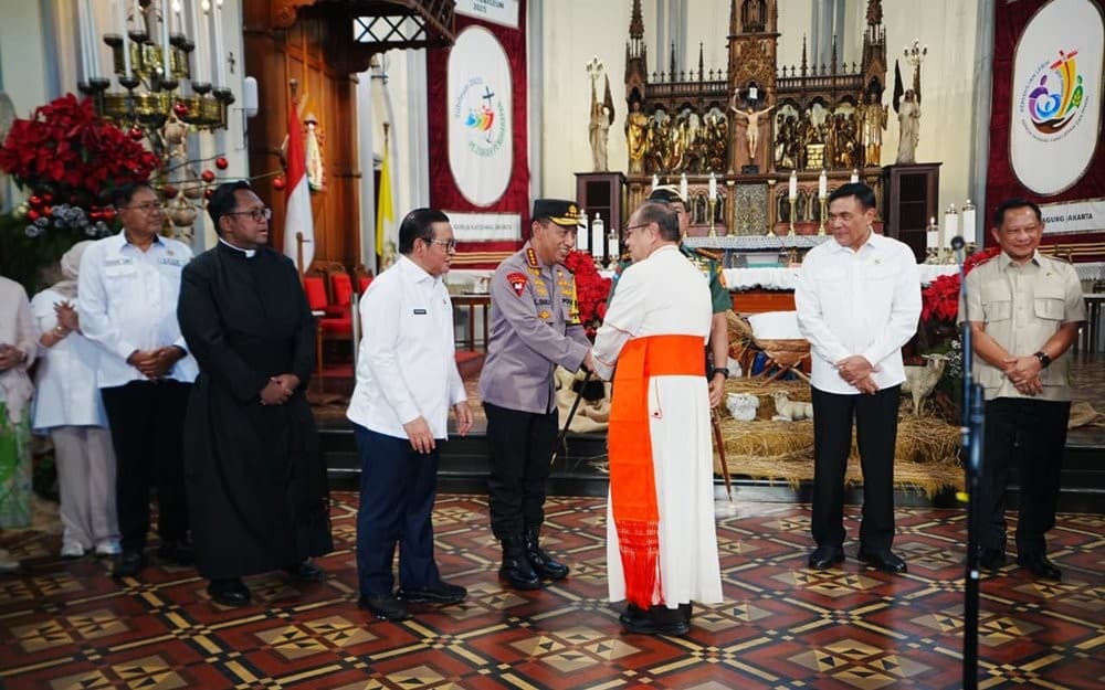 Pastikan Keamanan Misa Malam Natal, Menkopolkam, Kapolri dan Panglima TNI Kunjungi Gereja Katedral 