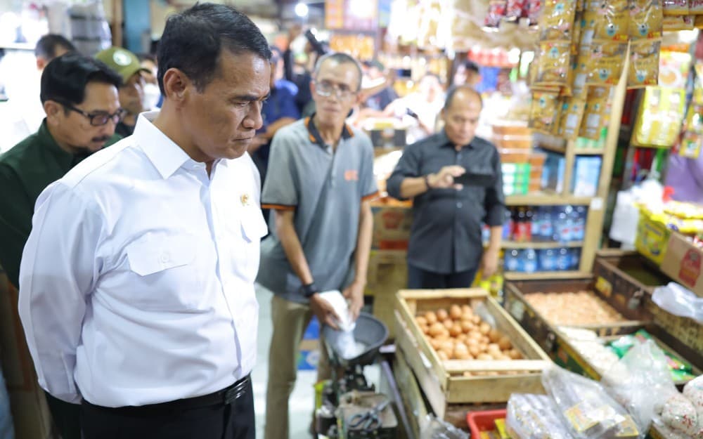 Amran Pastikan Kebutuhan Pokok Aman Jelang Lebaran