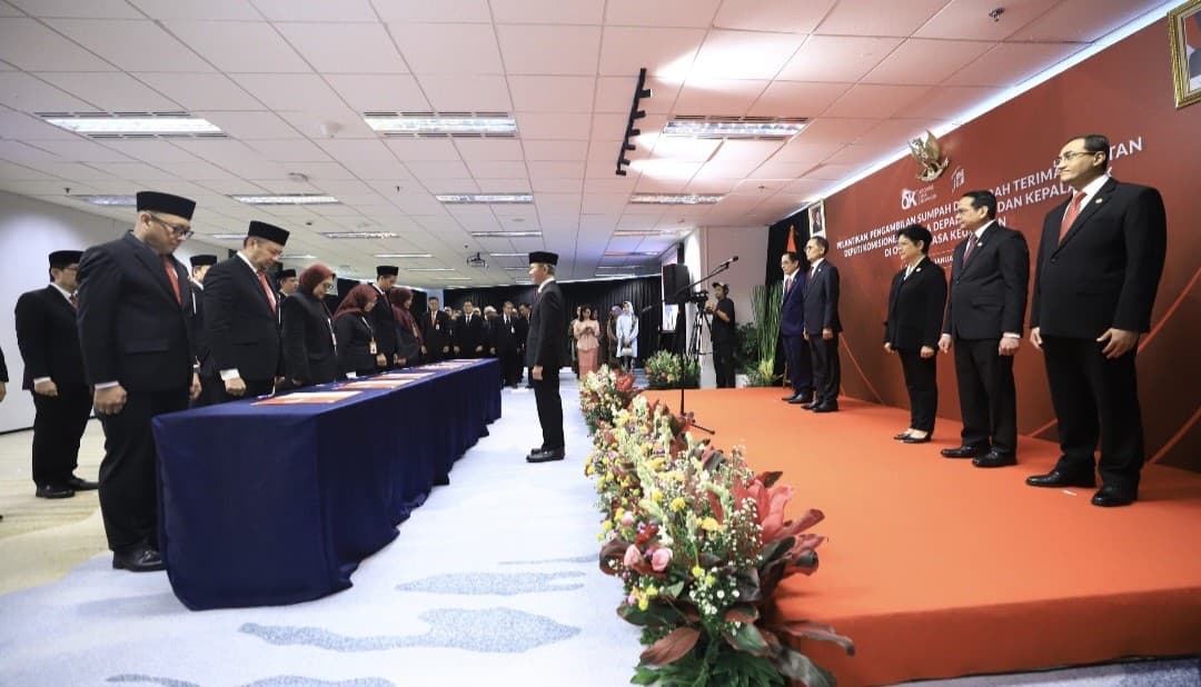 OJK Lantik 13 Pejabat Baru, Ini Daftarnya