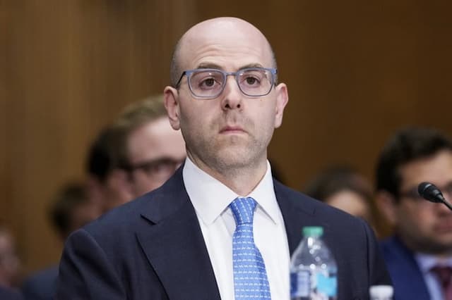 Lonjakan Harga Minyak Bayangi Ekonomi AS, Gubernur Fed Stephen Miran Tetap Dukung Rate Cut