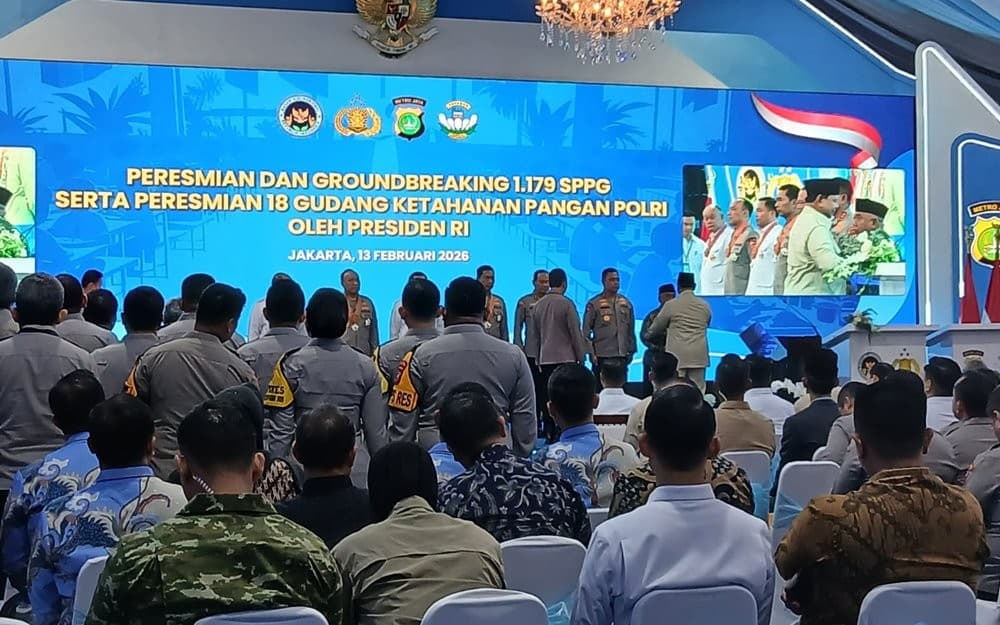 Presiden Prabowo Beri Penghargaan ke Kepala BGN dan Wakapolri