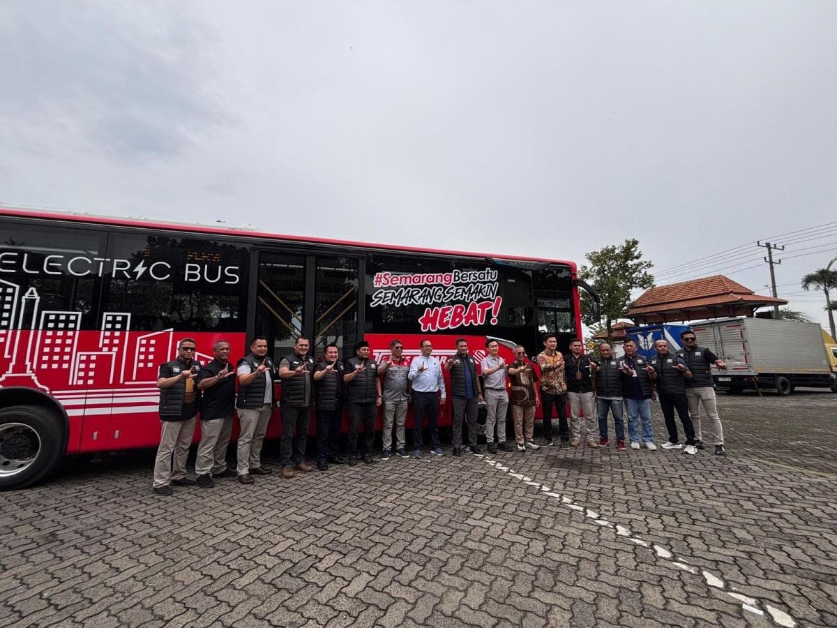 Perangi Cumi-Cumi Darat, VKTR Gandeng Laksana Uji Coba Bus Listrik untuk Trans Semarang