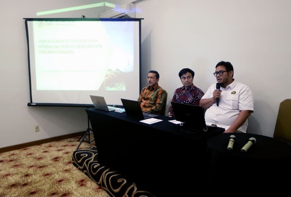 Pembangkit Listrik Captive Berbahan Bakar Fosil Terus Bertambah, Bagaimana Nasib Transisi Energi RI?