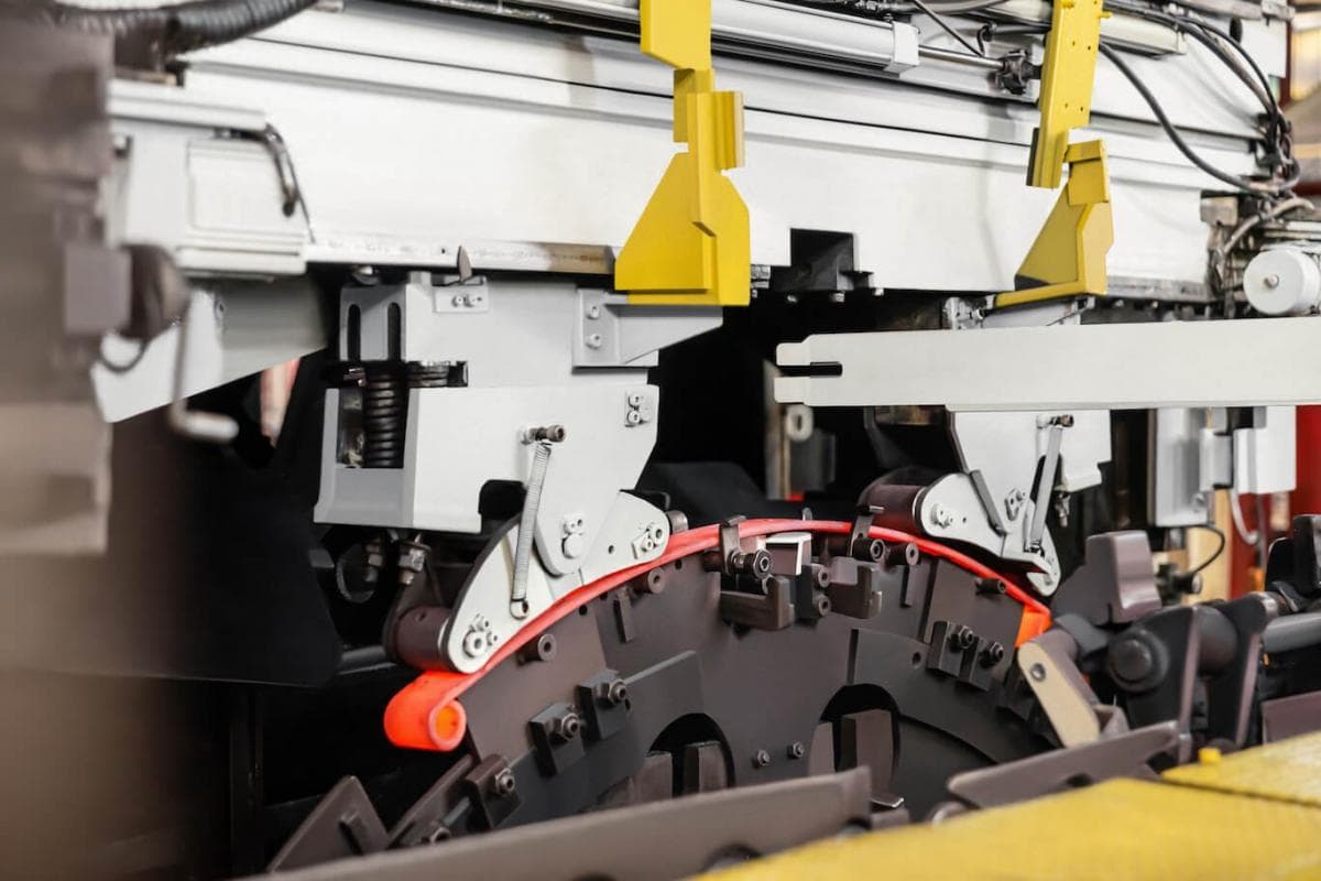 Saham INDS ARB 6 Hari Beruntun, Jatuh 68 Persen dari Pucuk