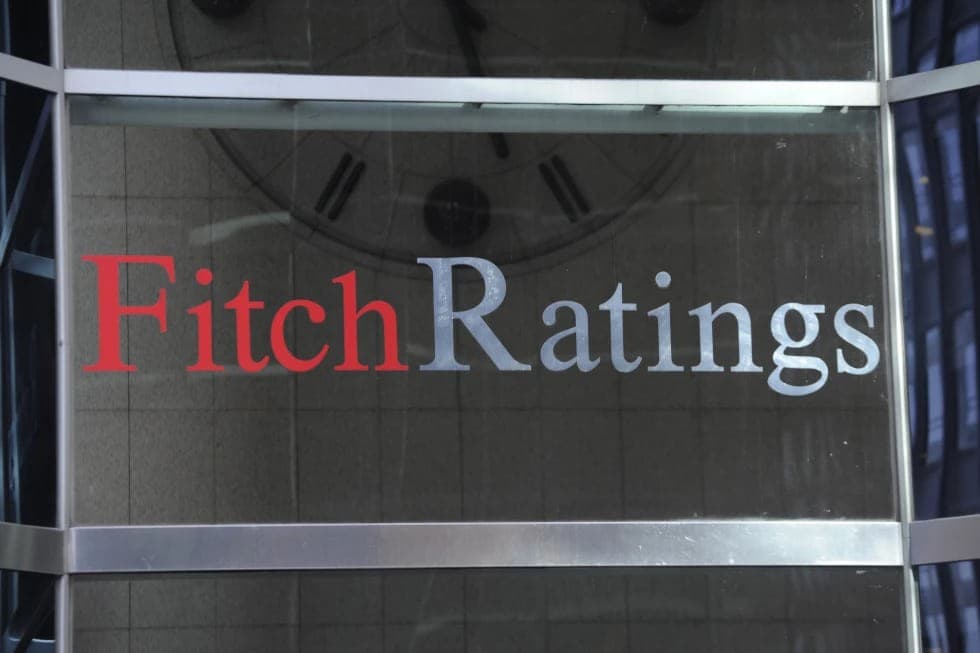 Ini Deretan Risiko yang Bikin Fitch Pangkas Outlook Indonesia Jadi Negatif