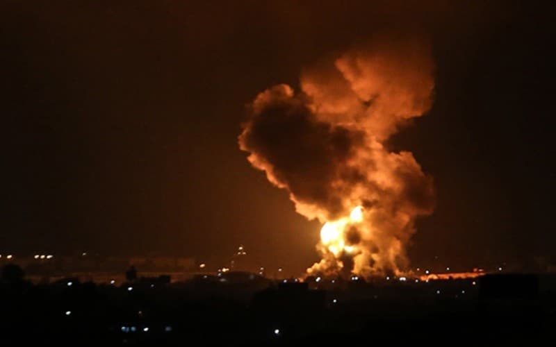 Israel Jatuhkan Bom di Depot dan Kilang Minyak Iran