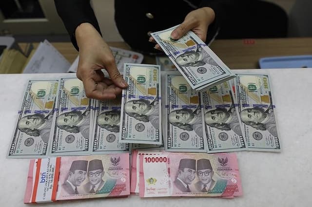Ekonom Ramal Nilai Tukar Rupiah Bisa Tembus Rp22 Ribu per USD di Juli 2026