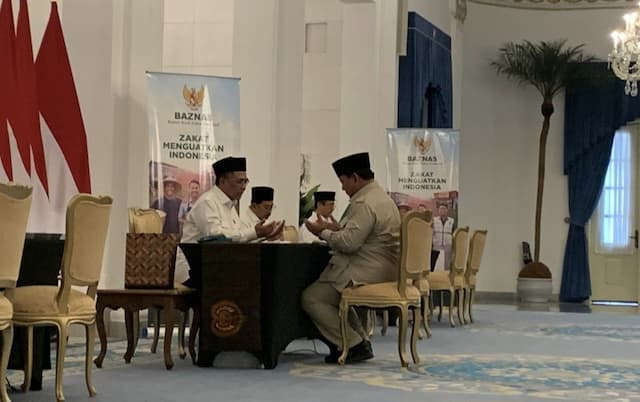 Prabowo-Gibran hingga Jajaran Menteri Serahkan Zakat di Istana Negara Hari Ini