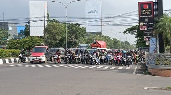Jalur Pantura Mulai Diramaikan Pemudik Motor yang Menuju Jawa Tengah