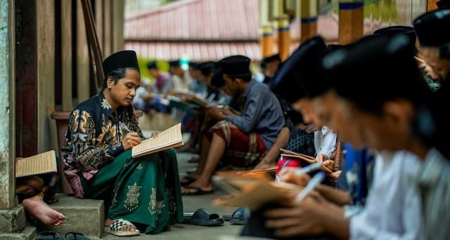 Kemenag Salurkan BOS Pesantren Rp111,9 Miliar untuk 2.724 Lembaga Pendidikan