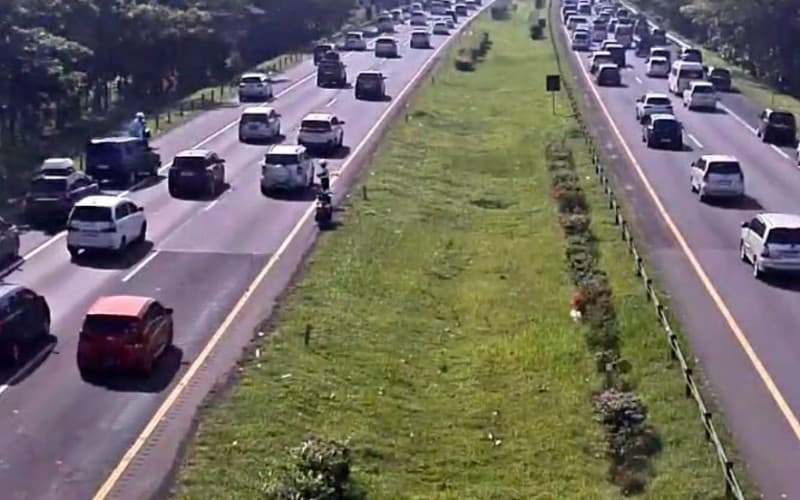 41 Ribu Kendaraan Melintasi Tol Cipali Jelang Lebaran, Bahu Jalan Jadi Biang Perlambatan