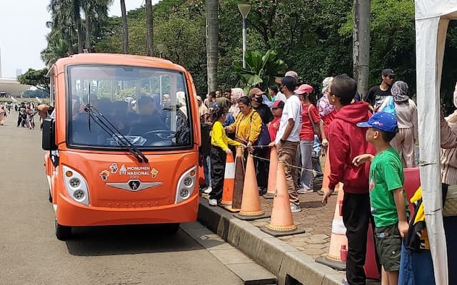 Libur Lebaran, Monas Diserbu Ribuan Pengunjung di Hari Kedua Idulfitri