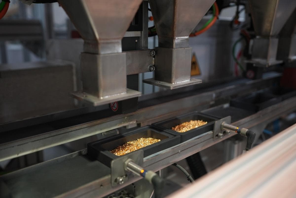 Larangan Ekspor Konsentrat Tekan Kinerja, Laba AMMN Anjlok 60 Persen ke Rp4,39 Triliun 