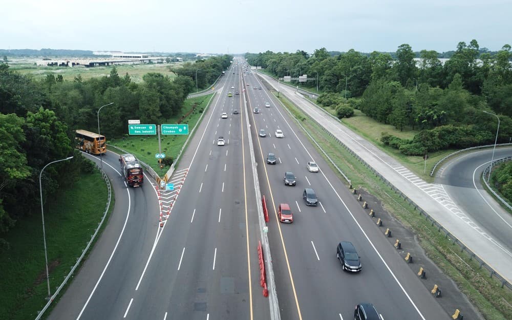 One Way KM 263-KM 70 Masih Berlangsung, Mobil Arah Trans Jawa Manfaatkan Akses Keluar Alternatif