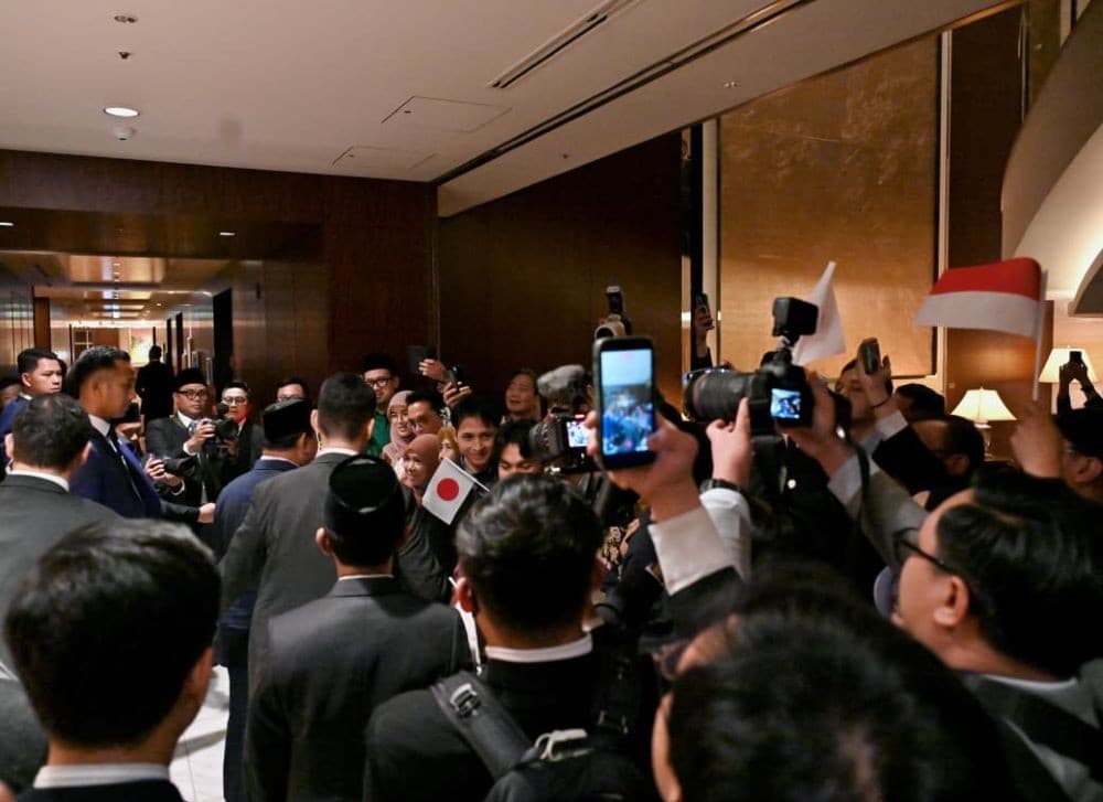 Momen Diaspora Indonesia Sambut Kedatangan Prabowo di Tokyo