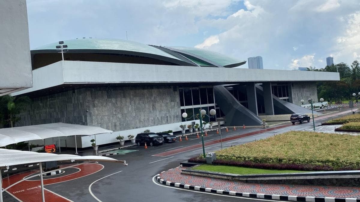Begini Suasana Hari Pertama WFH di Kompleks Parlemen