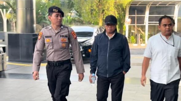 Terjaring OTT, Bupati Tulungagung Gatut Sunu Wibowo Tiba di Gedung KPK