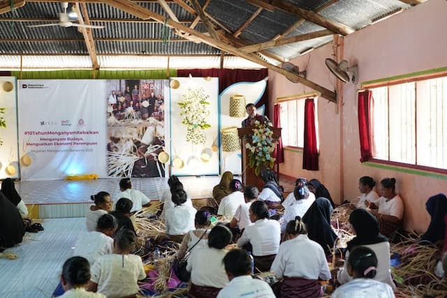 BNI Berdayakan 430 Perempuan NTT Lewat Program Anyaman Lontar