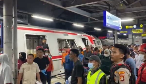 KAI Beberkan Kronologi KA Argo Bromo Tabrak KRL di Stasiun Bekasi Timur